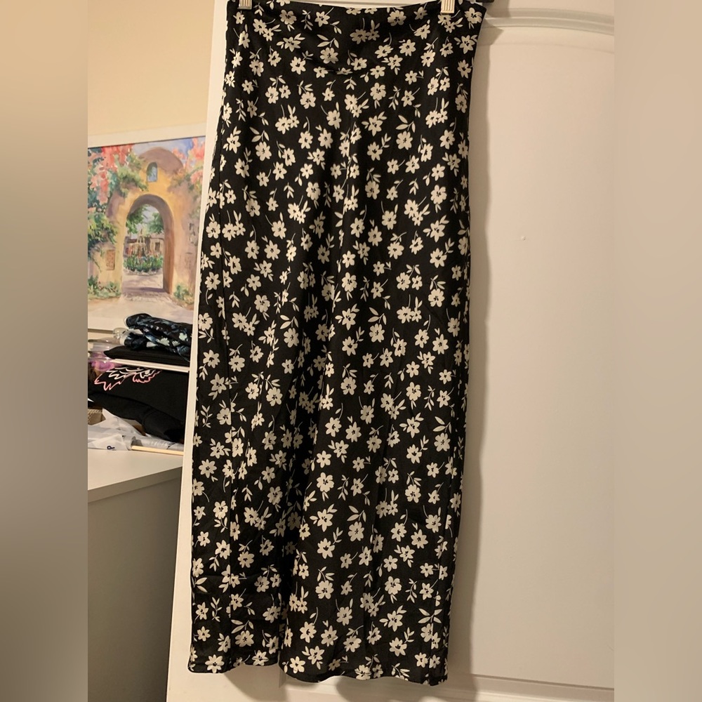 Floral MIDI skirt size Small